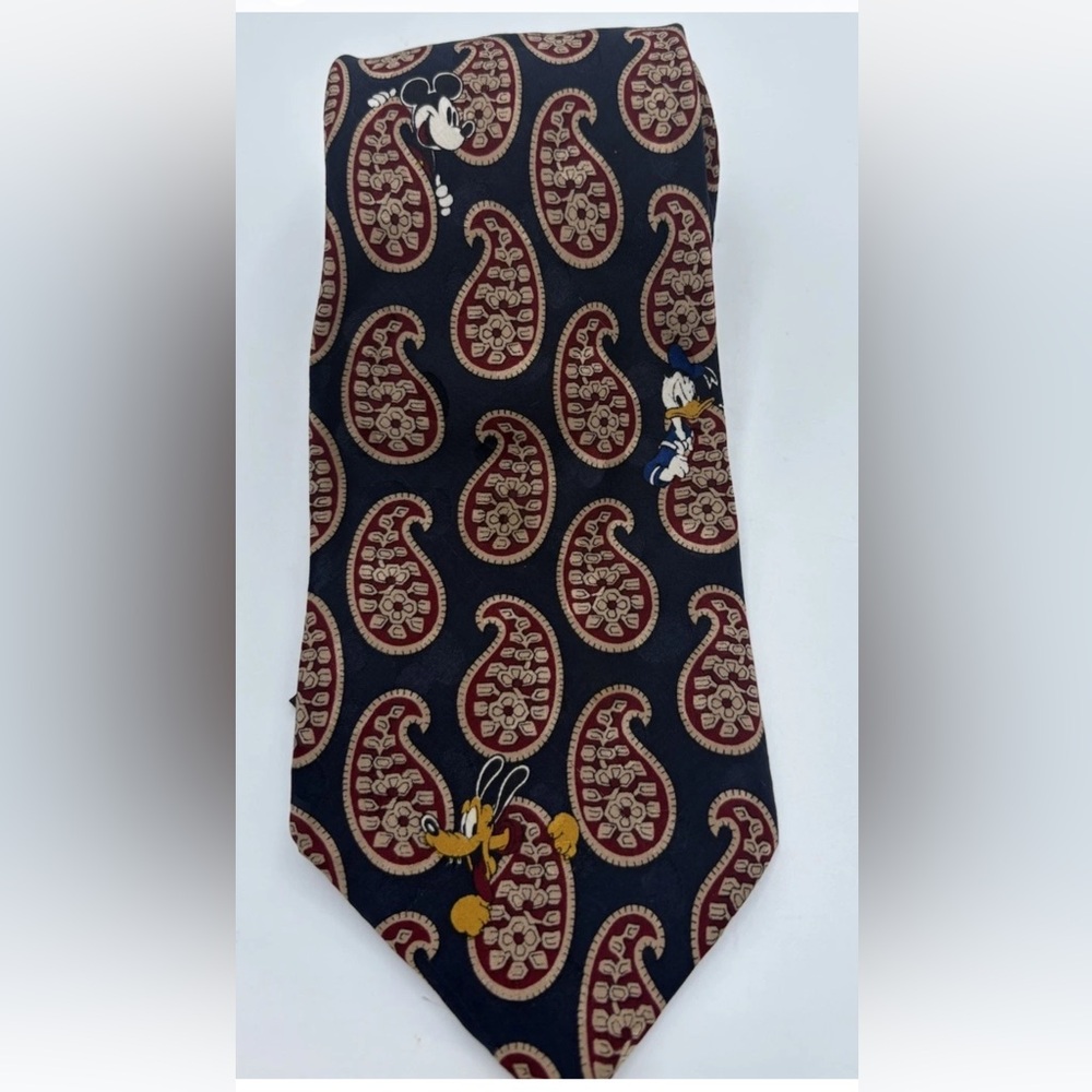 Disney Store Men's Tie 100 % Silk Made In Korea Mickey Donald Pluto Goofy